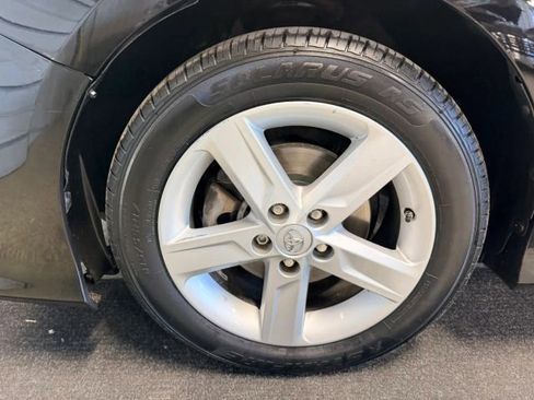 Used 2014 Toyota Camry SE FWD image 14