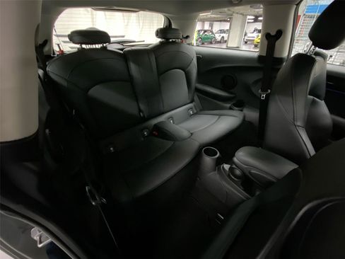 Certified 2022 MINI Cooper SE image 28