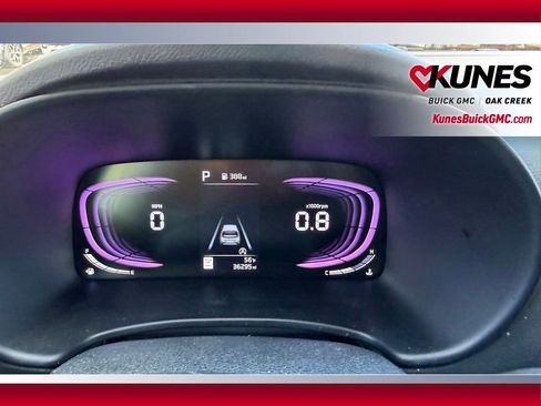 Used 2025 Kia Soul LX w/ LX Technology Package FWD image 8