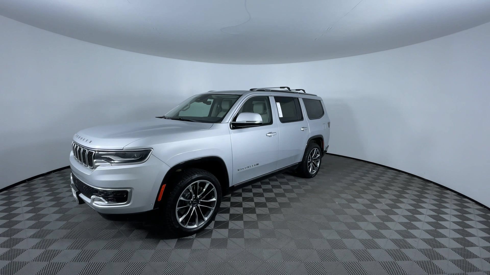 Used 2022 Jeep Wagoneer Series III w/ Premium Group I AWD/4WD image 4