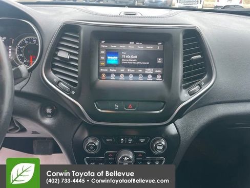 Used 2019 Jeep Cherokee Latitude Plus image 18