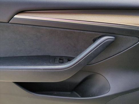 Used 2022 Tesla Model 3 Standard Range RWD image 11