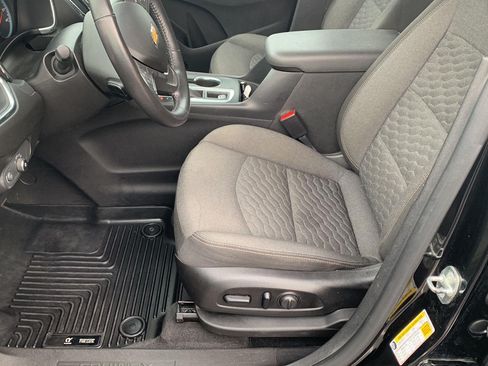 Used 2018 Chevrolet Equinox LT AWD/4WD image 16
