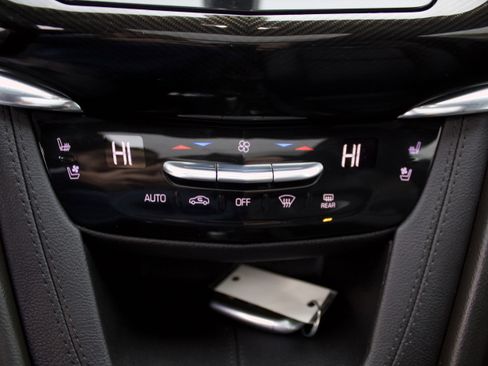 Used 2020 Cadillac XT6 Sport w/ Platinum Package image 22