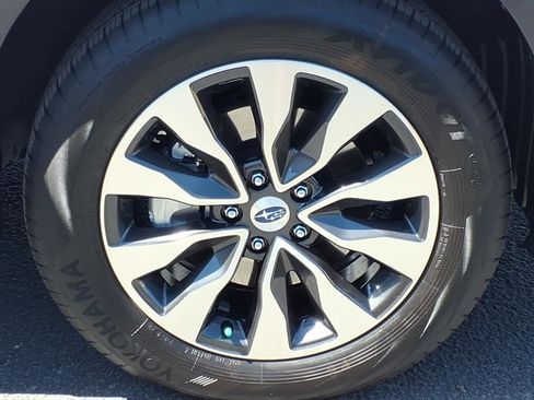 Used 2025 Subaru Outback Limited image 9