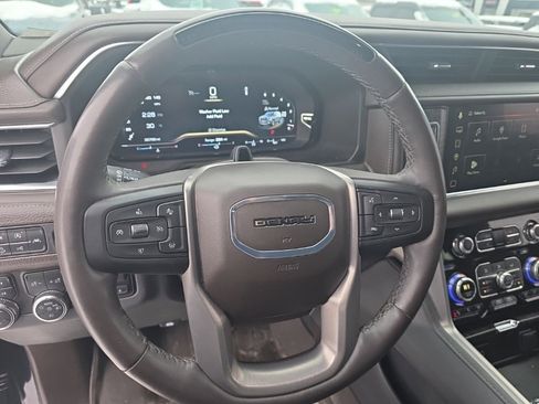 Used 2024 GMC Yukon XL Denali w/ Denali Reserve Package image 7