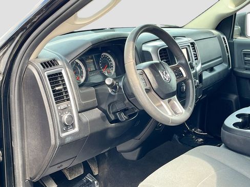 Used 2021 RAM 1500 Classic SLT image 9