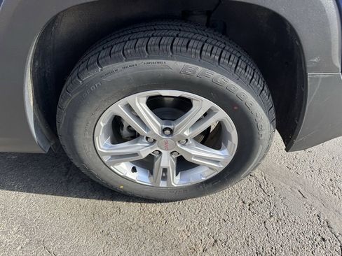 Used 2022 GMC Terrain SLE w/ Driver Convenience Package image 11