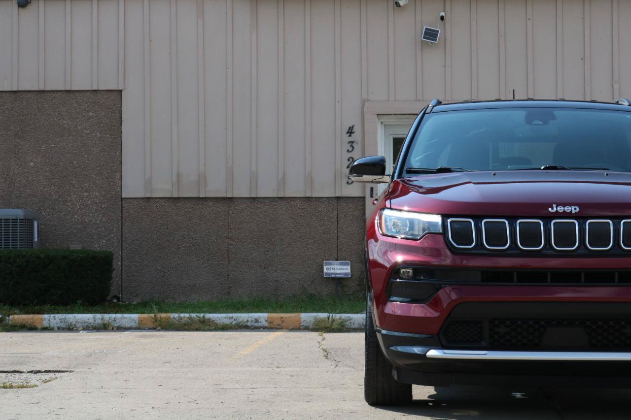 Used 2022 Jeep Compass Limited w/ Elite Group AWD/4WD image 3