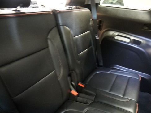 Used 2022 GMC Acadia AT4 w/ GMC Pro Grade Package AWD/4WD image 19
