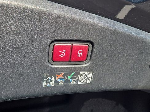 Used 2024 Mercedes-Benz CLE 450 4MATIC Coupe image 28