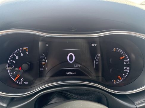 Used 2022 Jeep Grand Cherokee Limited image 14