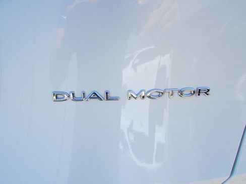 Used 2023 Tesla Model Y Long Range AWD/4WD image 8