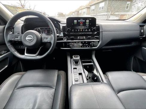 Certified 2024 Nissan Pathfinder SL w/ SL Premium Package image 15