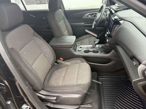 Used 2023 Chevrolet Traverse LT image 28