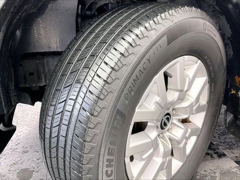 Used 2022 Nissan Frontier SV w/ Technology Package image 33