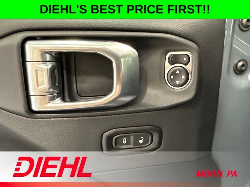New 2026 Jeep Gladiator Rubicon w/ Steel Power Dome Hood Package AWD/4WD image 22