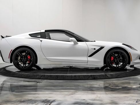 Used 2016 Chevrolet Corvette Stingray Coupe w/ Carbon Flash Badge Package RWD image 25