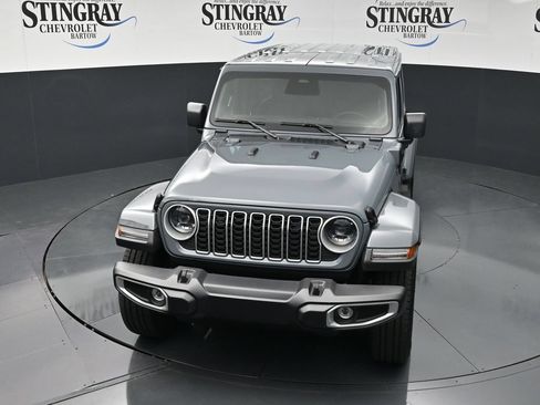 Used 2025 Jeep Wrangler Unlimited Sahara AWD/4WD image 13