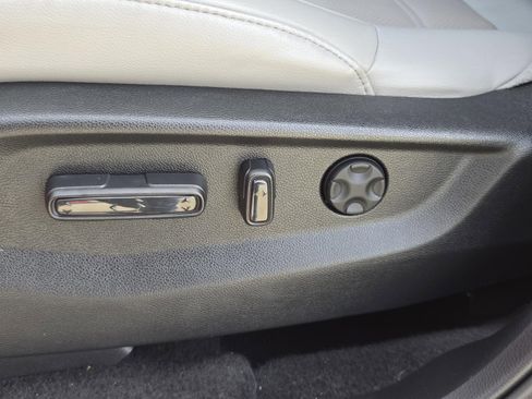 Used 2022 Honda CR-V Touring image 25