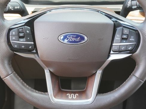 Used 2022 Ford Explorer King Ranch w/ Class IV Trailer Tow Package RWD image 31