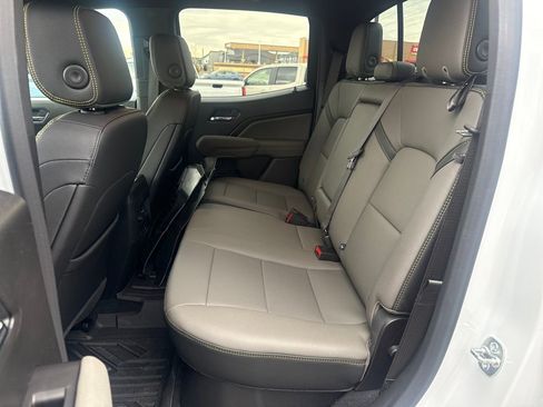 Used 2025 Chevrolet Colorado ZR2 w/ Technology Package image 26