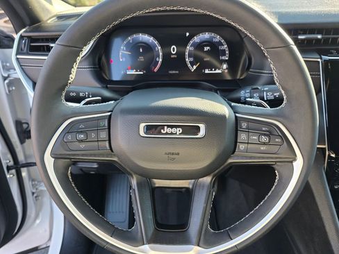 Used 2024 Jeep Grand Cherokee L Altitude image 15