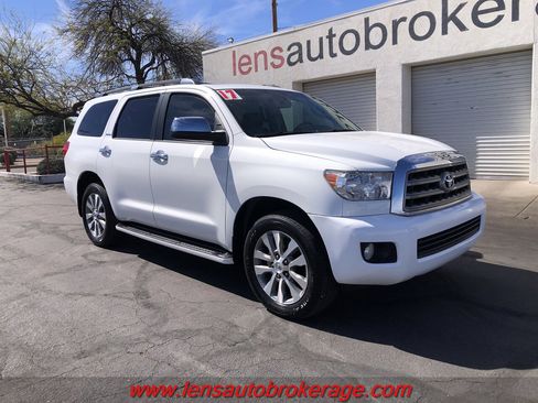 Used 2017 Toyota Sequoia Limited w/ Safety & Convenience Package image 2