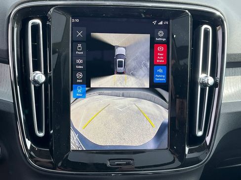 New 2026 Volvo XC40 B5 Plus w/ Protection Package Premier image 16