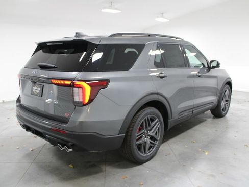 New 2026 Ford Explorer ST w/ Sun And Sound Package image 8