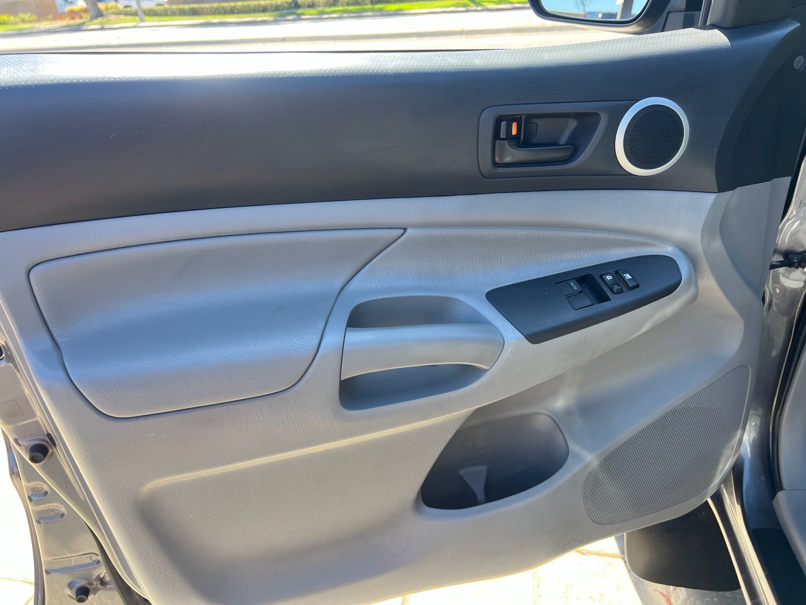Used 2012 Toyota Tacoma PreRunner w/ SR5 Pkg RWD image 11
