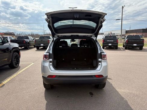 Certified 2024 Jeep Compass Latitude AWD/4WD image 6
