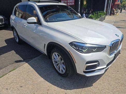 Used 2023 BMW X5 xDrive40i w/ Premium Package AWD/4WD image 2