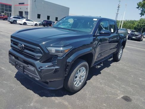 New 2026 Toyota Tacoma SR5 AWD/4WD image 2