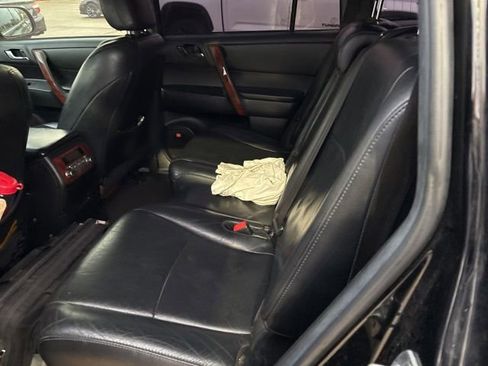 Used 2011 Toyota Highlander Limited image 18