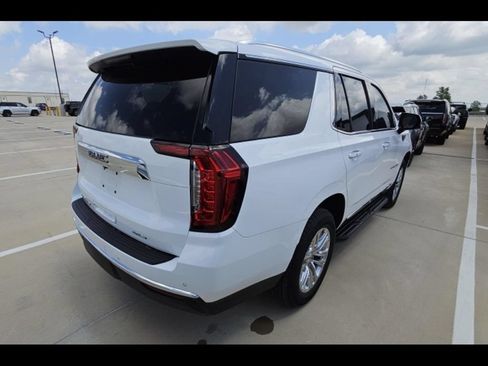 Used 2022 GMC Yukon SLT w/ SLT Luxury Package RWD image 9