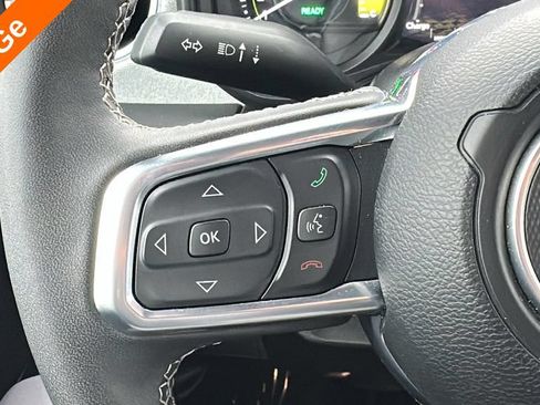 Used 2025 Jeep Wrangler Unlimited Sahara w/ Safety Group AWD/4WD image 17