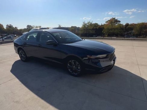 New 2025 Honda Accord EX-L image 2