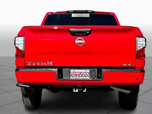 Used 2023 Nissan Titan SV w/ SV Convenience Package RWD image 5