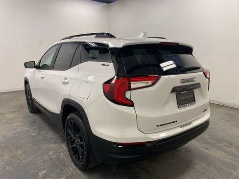 Used 2023 GMC Terrain SLE w/ Driver Convenience Package AWD/4WD image 4