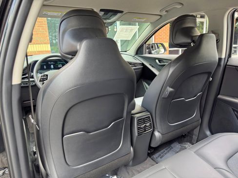 Used 2025 Kia Niro EX FWD image 30