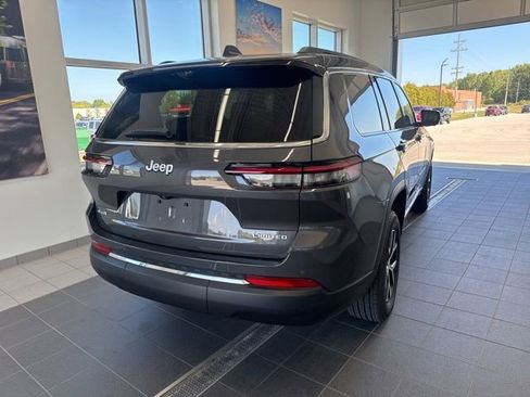Used 2025 Jeep Grand Cherokee L Limited w/ Luxury Tech Group II image 5