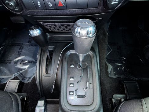 Used 2018 Jeep Wrangler Sport AWD/4WD image 20