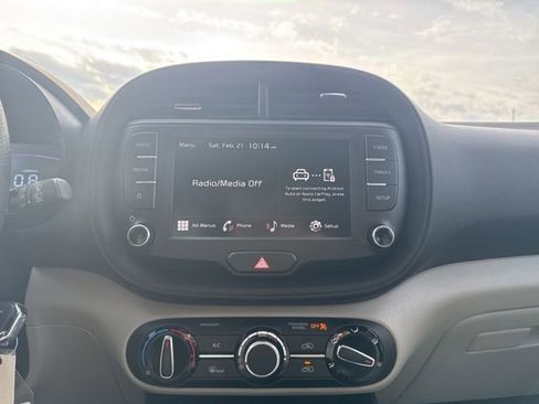 Used 2024 Kia Soul LX image 16