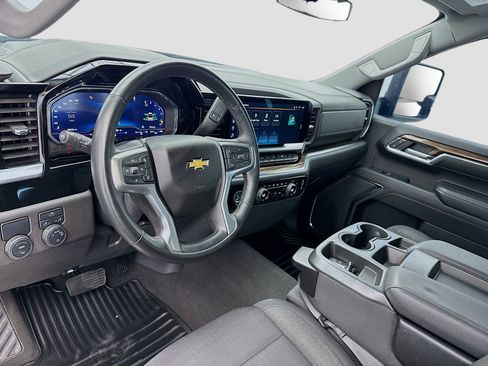 Used 2023 Chevrolet Silverado 1500 LT RWD image 7