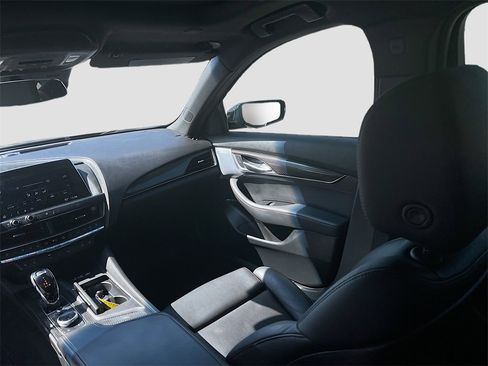 Used 2020 Cadillac CT5 V w/ Premium Package image 25