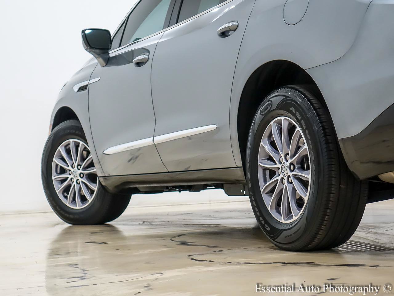 Used 2024 Buick Enclave Premium AWD/4WD image 11