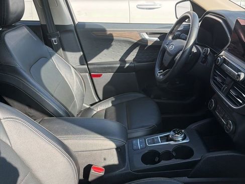 Used 2020 Ford Escape Titanium image 11