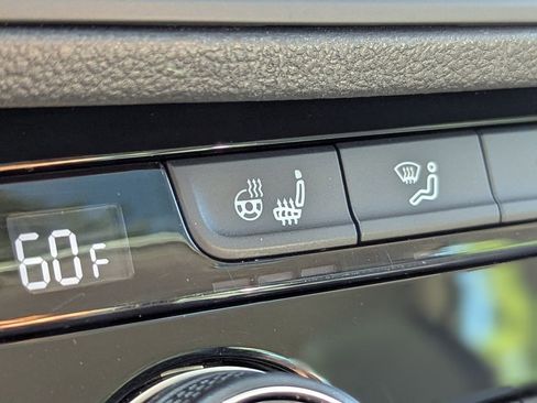 Used 2020 Volkswagen Jetta SEL FWD image 20