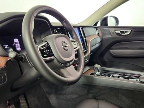 Certified 2023 Volvo XC60 T8 Plus AWD/4WD image 12